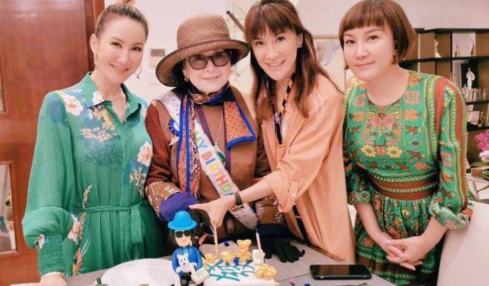 李玟和家人的合照