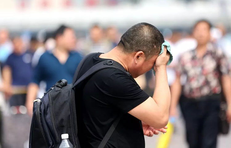 夏天脱发的原因