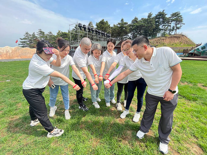 长春黑米纹发团队红队加油一起飙