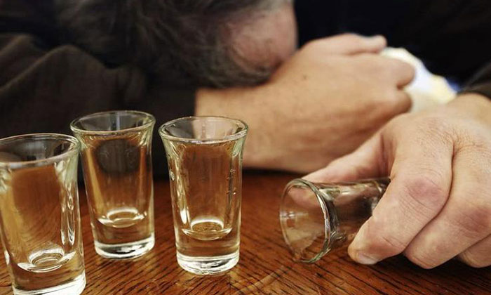 喝酒会导致脱发吗？